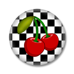 Button Badge / Ansteckbutton - Kirschen auf Karo