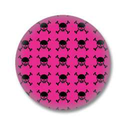 Button im Emo Style | Totenköpfe Pinker Hintergrund