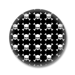 Button im Emo Style | Totenköpfe Schwarzer Hintergrund